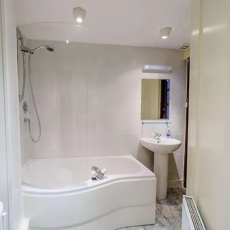2 Bed In Keswick 86100